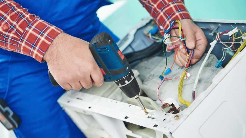 Çeşme Profilo Profilo çamaşır makinesi kart tamiri – Su almama arızası orijinal parça ile giderildi. - Teknik servis örneği
